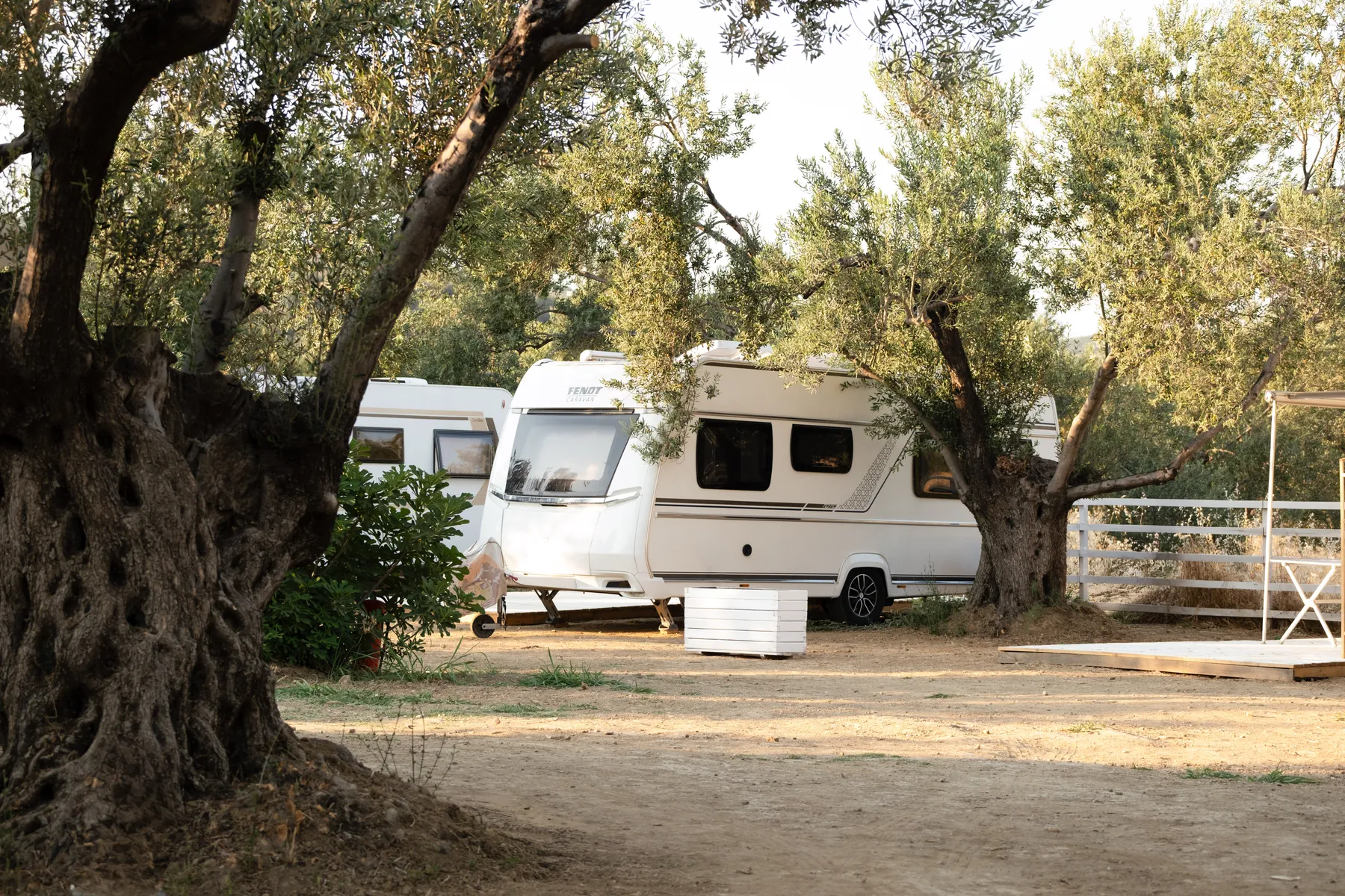 Ahşap Deck Karavan Alanı
